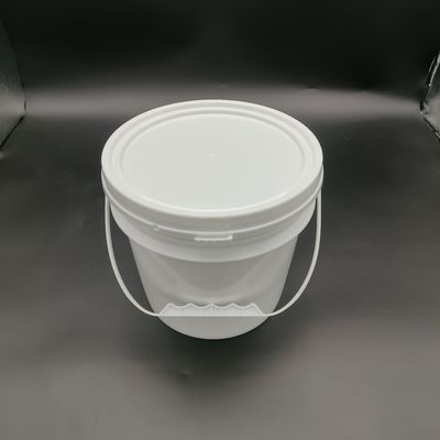 Produits alimentaires de qualité 5 litres de bouteilles blanches en plastique avec couvercle empilable recyclable