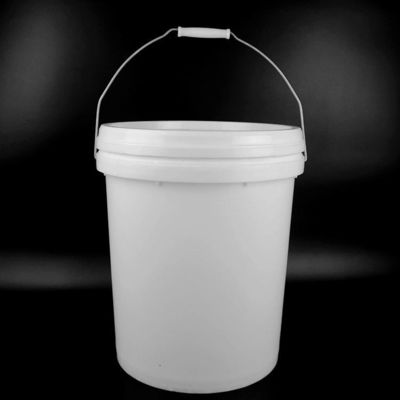 Un seau d'engrais en plastique en PP de 20 litres avec un couvercle en sécurité