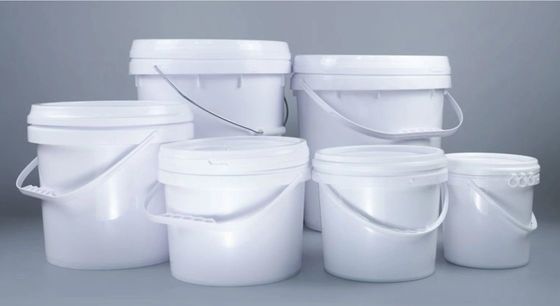 Grands seaux de jouets en plastique recouverts de couvercle avec poignées résistantes à la corrosion