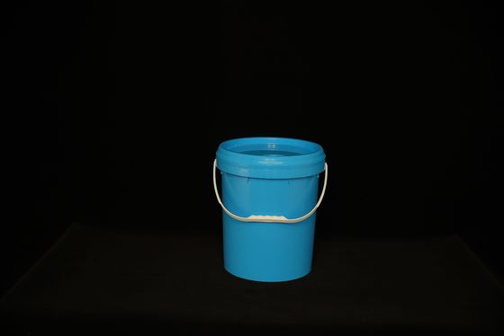 Seau en plastique durable avec couvercle pour la production et le stockage des aliments