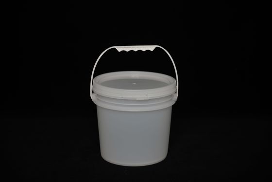 Seau en plastique durable avec couvercle pour la production et le stockage des aliments
